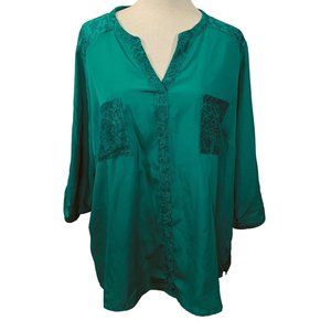 Jaclyn Smith Woman Lace Trim Shirt Size 1X Rolled Sleeve Tropical Green V Neck